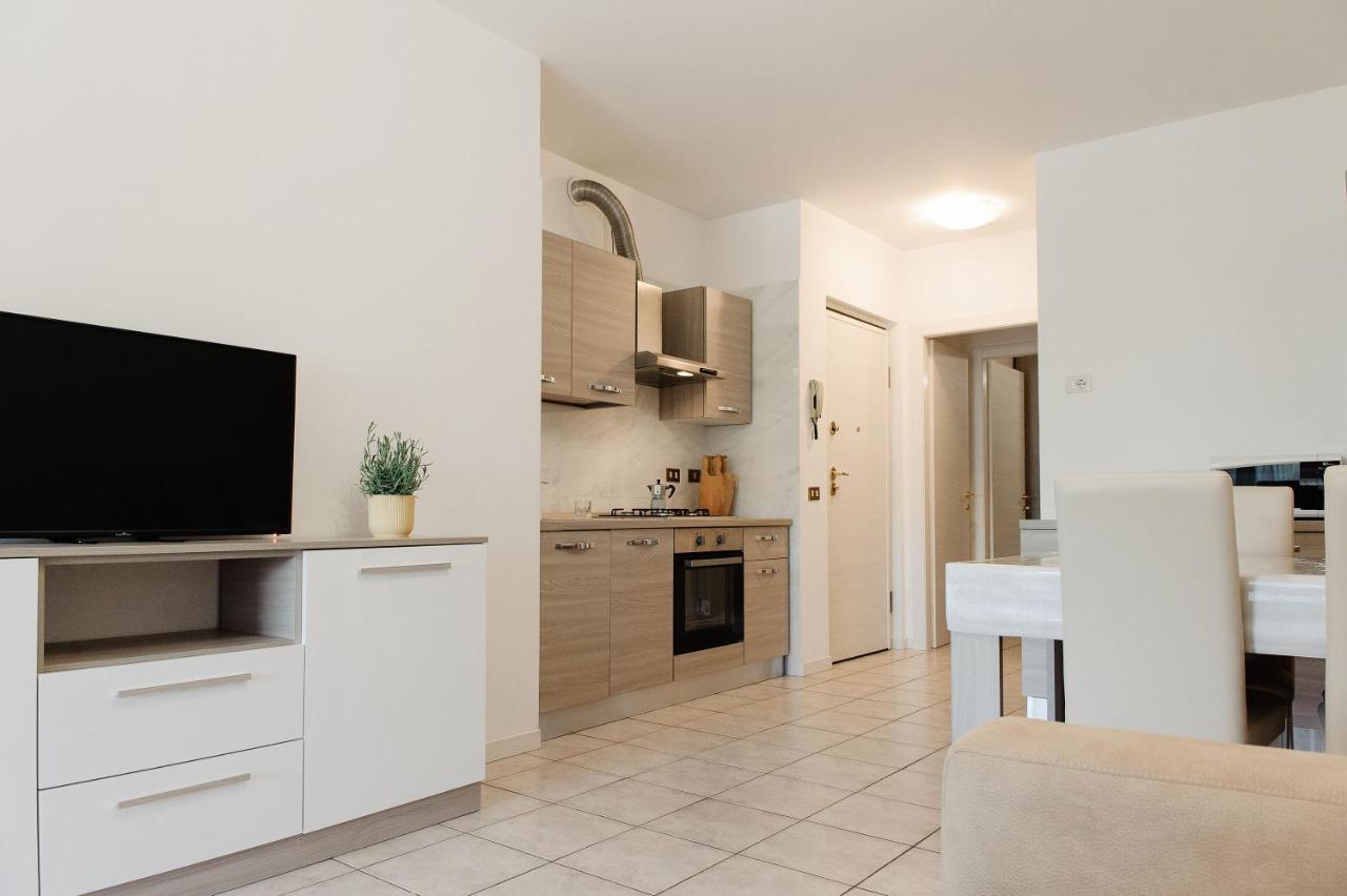 Appartamento Afrodite Desenzano del Garda Exterior foto