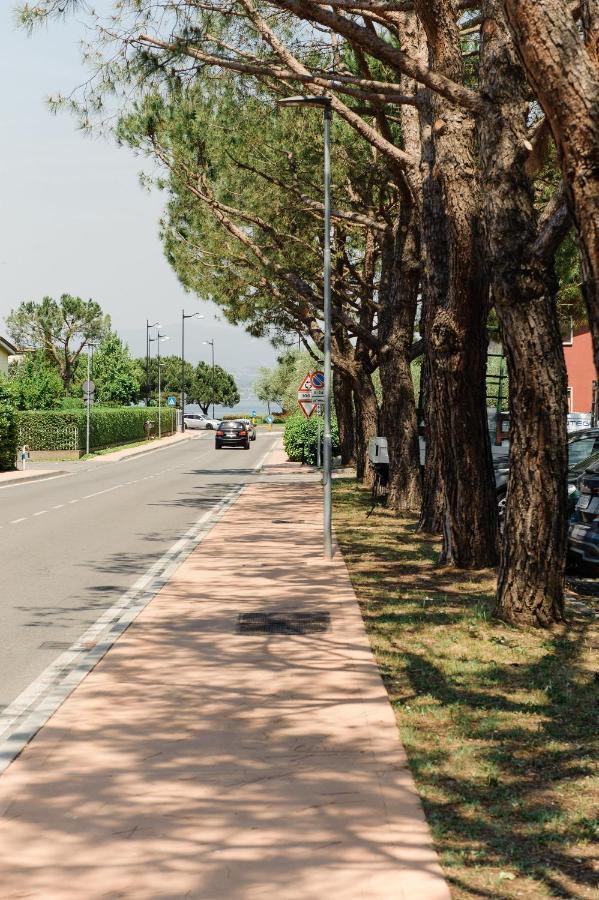 Appartamento Afrodite Desenzano del Garda Exterior foto