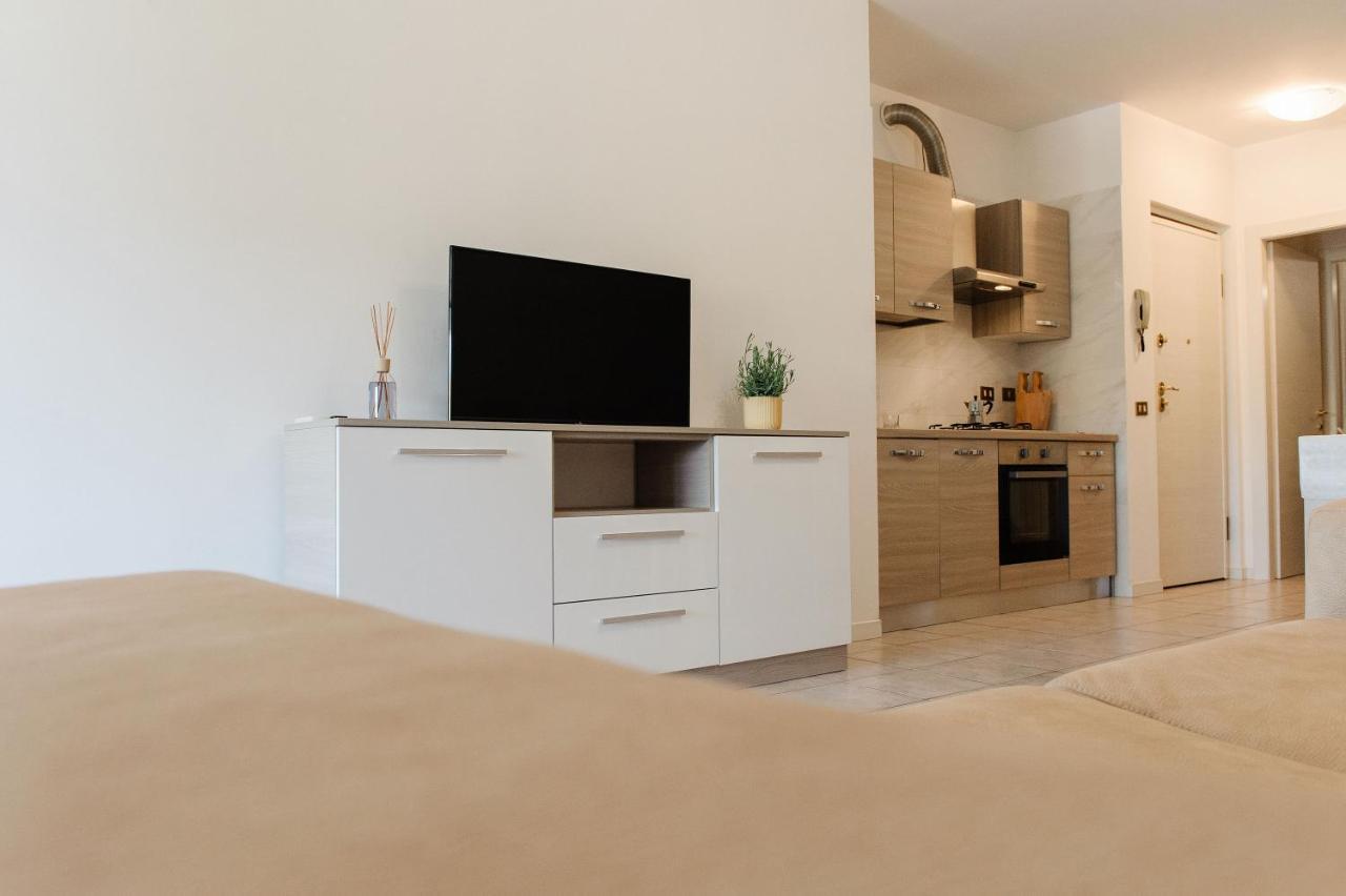 Appartamento Afrodite Desenzano del Garda Exterior foto