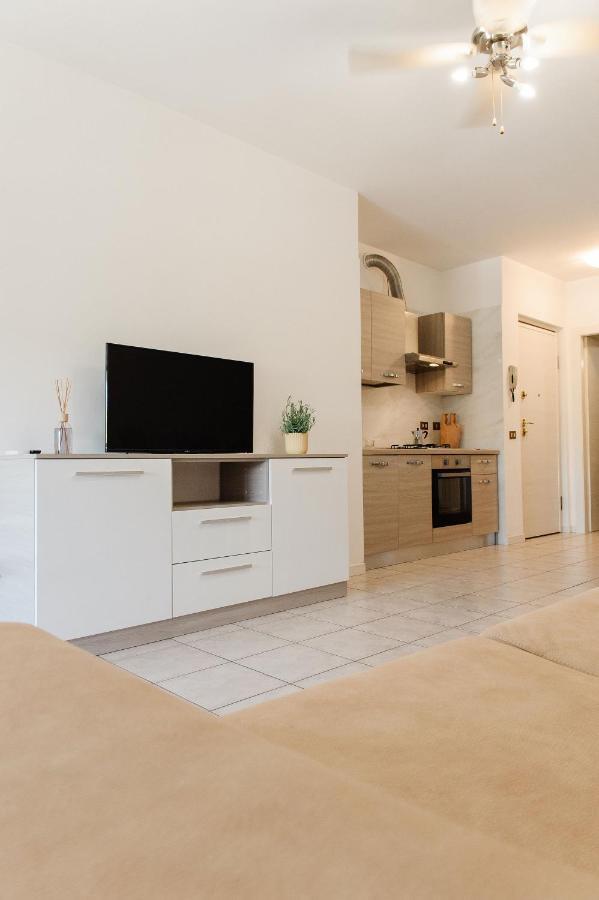 Appartamento Afrodite Desenzano del Garda Exterior foto
